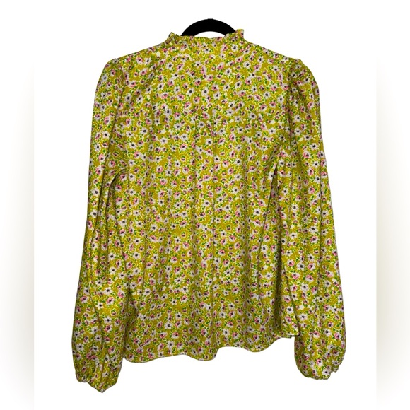 💐 NWOT! Cupcakes & Cashmere Shimmer Floral Blouse - Picture 2 of 8